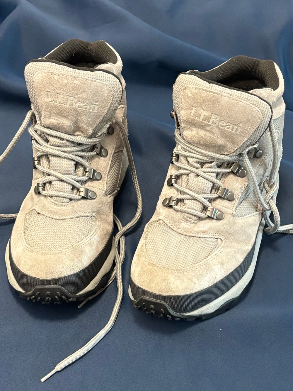 LL BEAN Tan & Gray PrimaLoft Women’s Rugged Lace Up Hiking Boots Size 11
